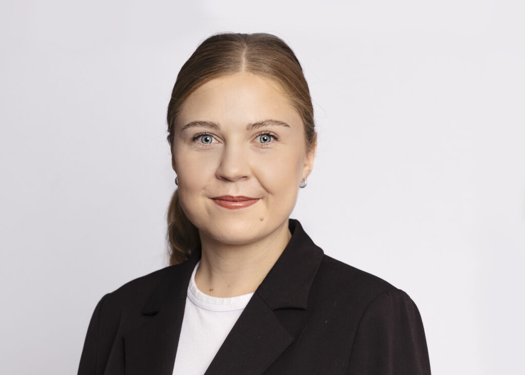 Ett porträtt av Hanna Melin, kommunikatör på inköps- och upphandlingsförvaltningen.